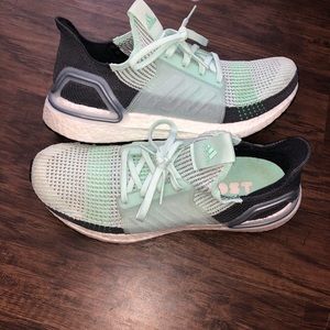 Women’s Adidas Ultraboost size 9.5